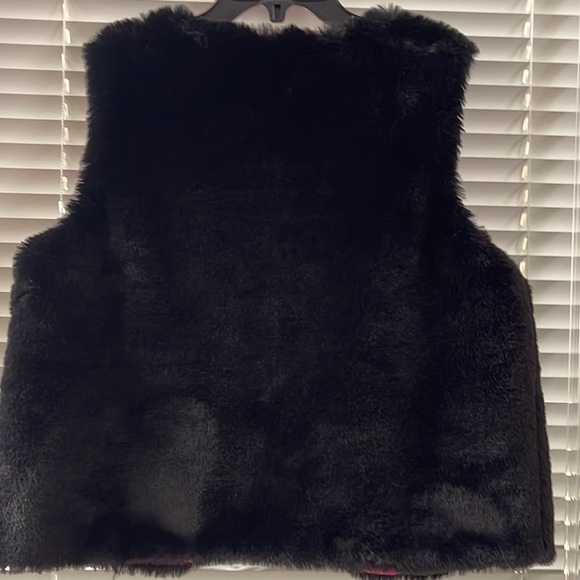 Lilly Pulitzer Winston Black Faux Fur Plush Vest - Picture 5 of 5
